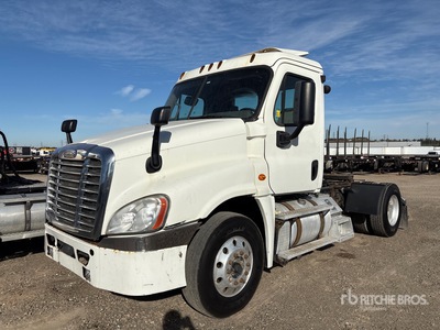 2014 Freightliner Cascadia 125 4x2 Ciągnik siodłowy z kabiną dzienną S/A