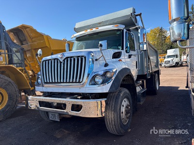 2014 International 7400 4x2 Autocarro ribaltabile (Inoperable)