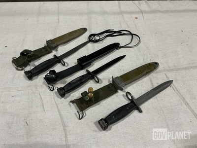 (186) Bayonet Knives w/Scabbards
