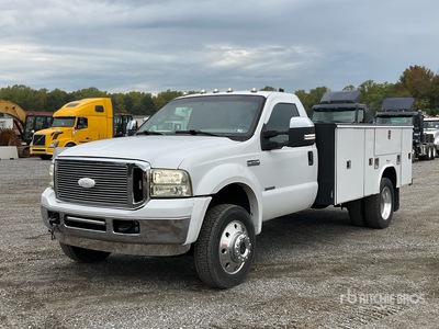 2005 Ford F-450 XL 4x4 Utility Truck