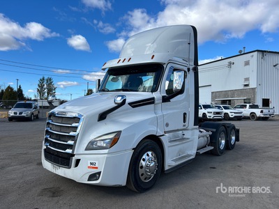 2020 Freightliner Cascadia 126 6x4 T/A Day Cab Truck Tractor