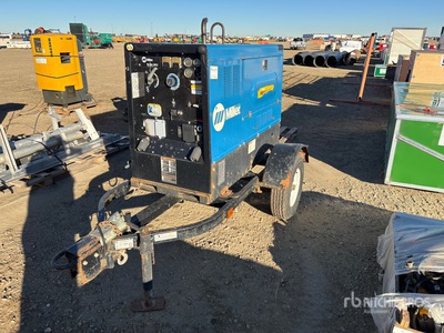 2014 Miller Big Blue 400D 400 A Mobile Multi-Process Engine Driven Welder