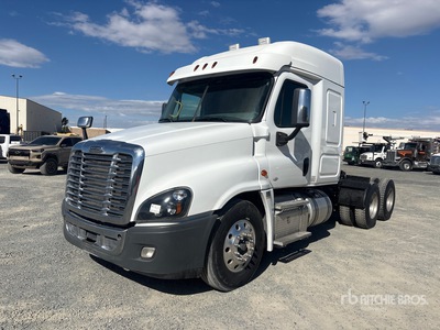 2018 Freightliner Cascadia 125 6x2 T/A Sleeper Truck Tractor