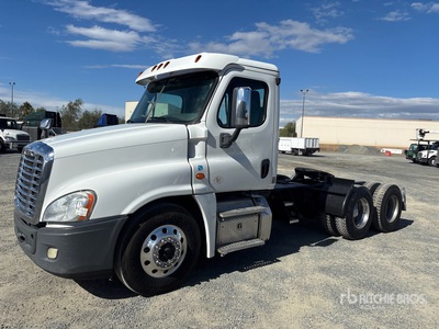 2017 Freightliner Cascadia 125 6x2 Ciągnik siodłowy T/A z kabiną dzienną