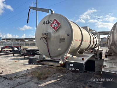 2013 Heil 8400 gal T/A タンクトレーラー