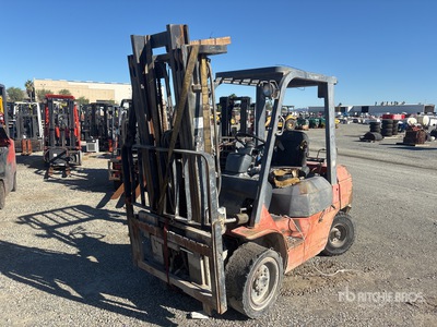 Toyota 7FGU30 5600 lb Cushion Tire Wózek widłowy
