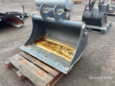 2019 RF 48 in Q/C Cleanup Excavator Bucket