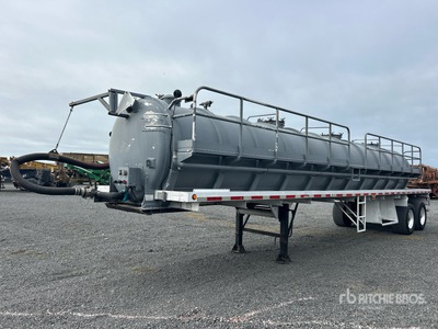 2010 Arthur AVT10 5460 gal T/A Remolque cisterna de vacio