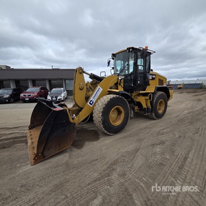 2020 Cat 930M Pala gommata