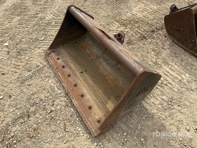 48 in Cleanup Tag Excavator Bucket - Fits Takeuchi, kobelco