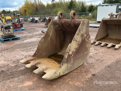 45 in Digging Excavator Bucket