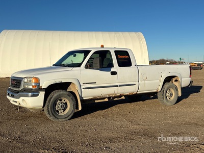 2006 GMC Sierra 2500HD SLE 4x4 Extended Cab Pickup