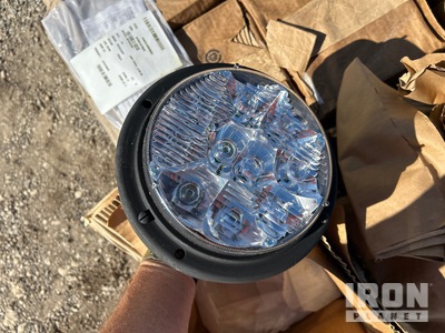 (13) Truck-Lite 07371 Headlights