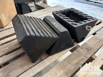 (3) Wheel-Track Chocks