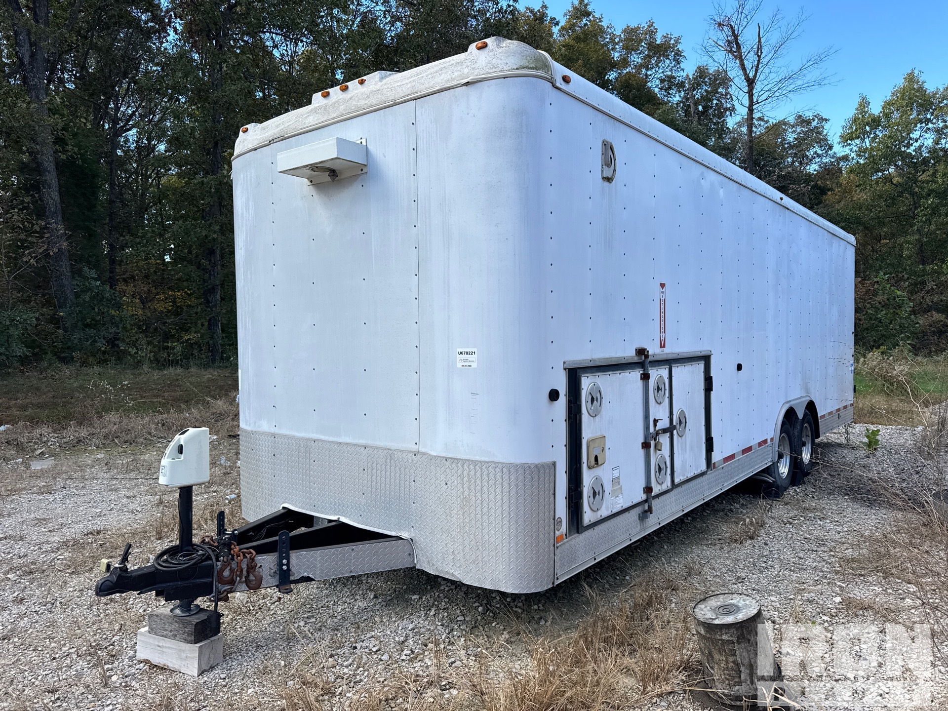 2008 Gillespie 27 ft T/A Onan generator Rimorchio chiuso