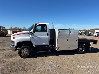 2007 GMC C6500 4x2 Utility Truck