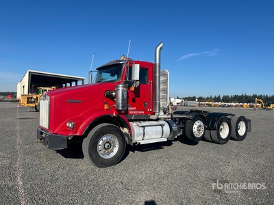 2019 Kenworth T800 8x4 Ciągnik siodłowy z kabiną dzienną Tri/A