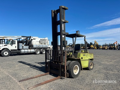1987 Clark C500 8975 lb Pneumatic Tire Carrelli Elevatori