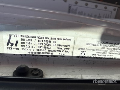 2017 Hino 268 Kastenwägen