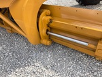 Hydraulics with Blade Side Shift Cylinders