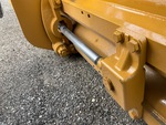 Hydraulics with Blade Side Shift Cylinders
