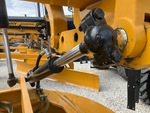 Hydraulics with Saddle Positioning Cylinder