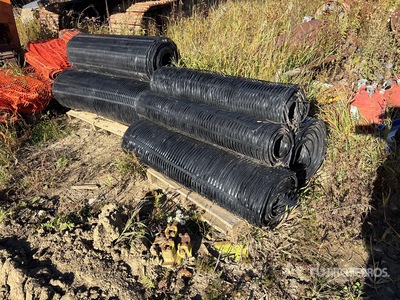 Quantity of 4 pallets of snow fence