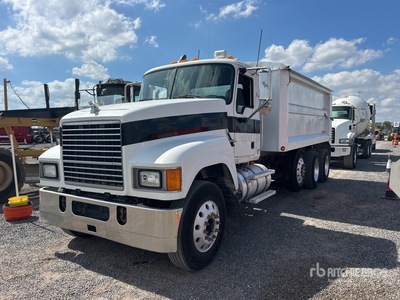 2009 Mack CHU613 8x4 Tri/A Dump Truck