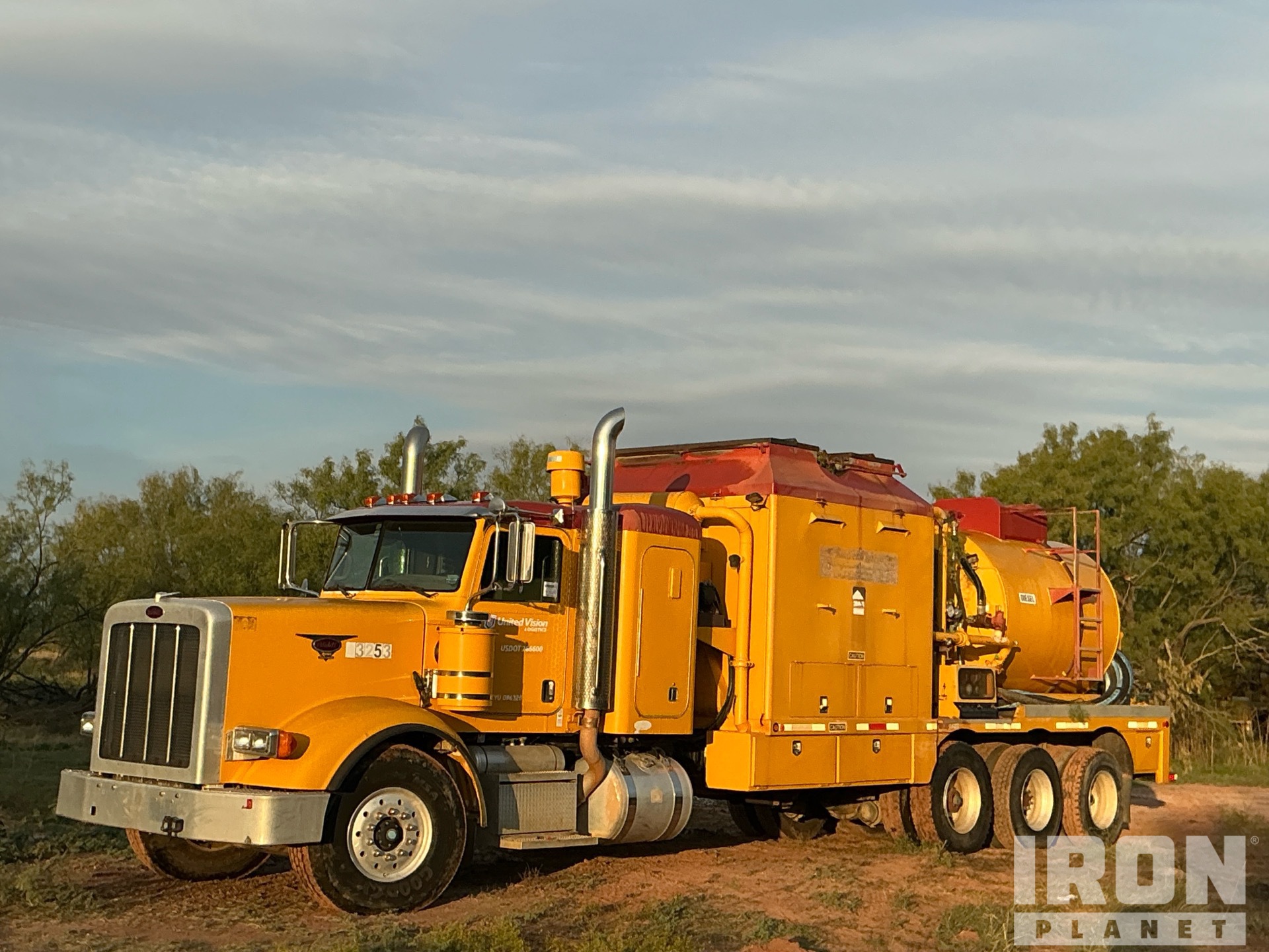 2008 Peterbilt 8x4 Frac Water Heater Truck