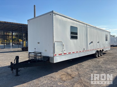 2013 Kuntry Kustom 40 Ft Tri/A 2 Room Star Wagon Trailer Divers - Remorque