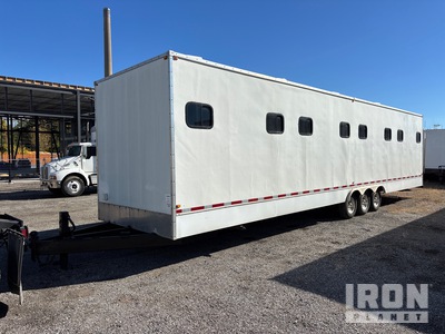 2015 Kuntry Kustom 40 Ft Tri/A 8 Room Star Wagon Trailer