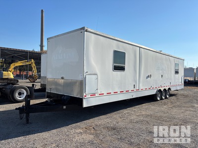 2013 Kuntry Kustom 40 Ft Tri/A 2 Room Star Wagon Trailer Divers - Remorque