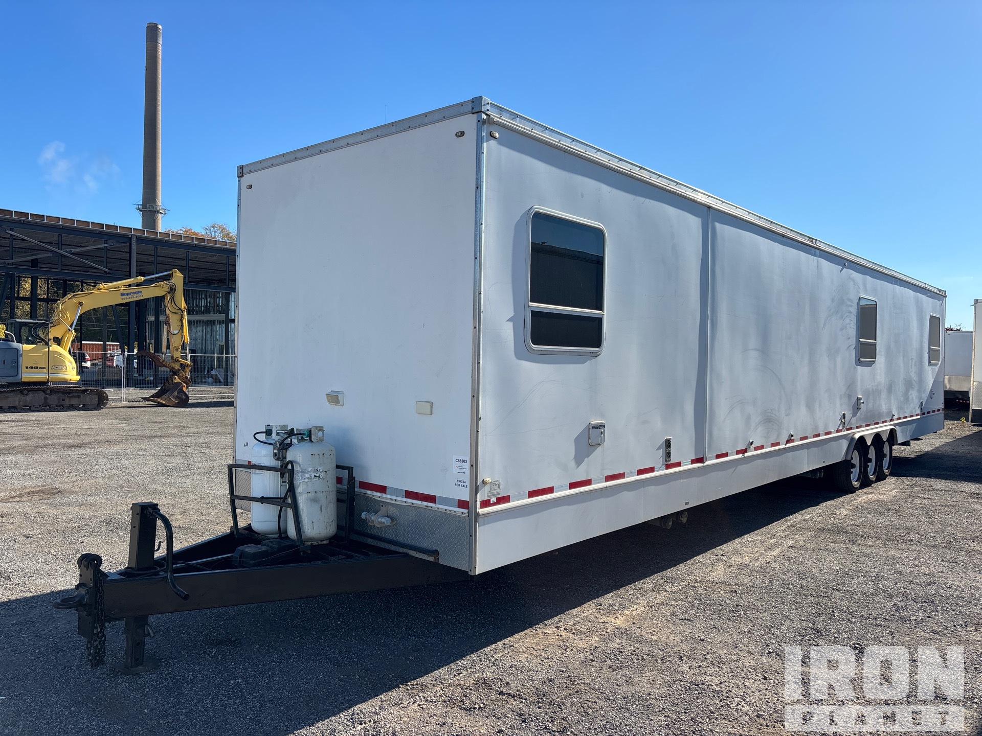 2014 Kuntry Kustom 46 Ft Tri/A 3 Room Star Wagon Trailer