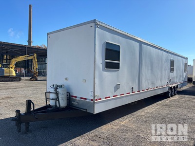 2014 Kuntry Kustom 46 Ft Tri/A 3 Room Star Wagon Trailer