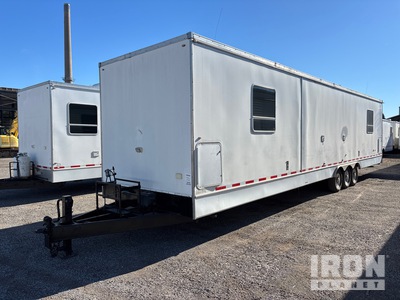 2013 Kuntry Kustom 40 Ft Tri/A 2 Room Star Wagon Trailer