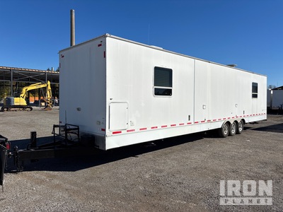 2013 Kuntry Kustom 40 Ft Tri/A 2 Room Star Wagon Trailer