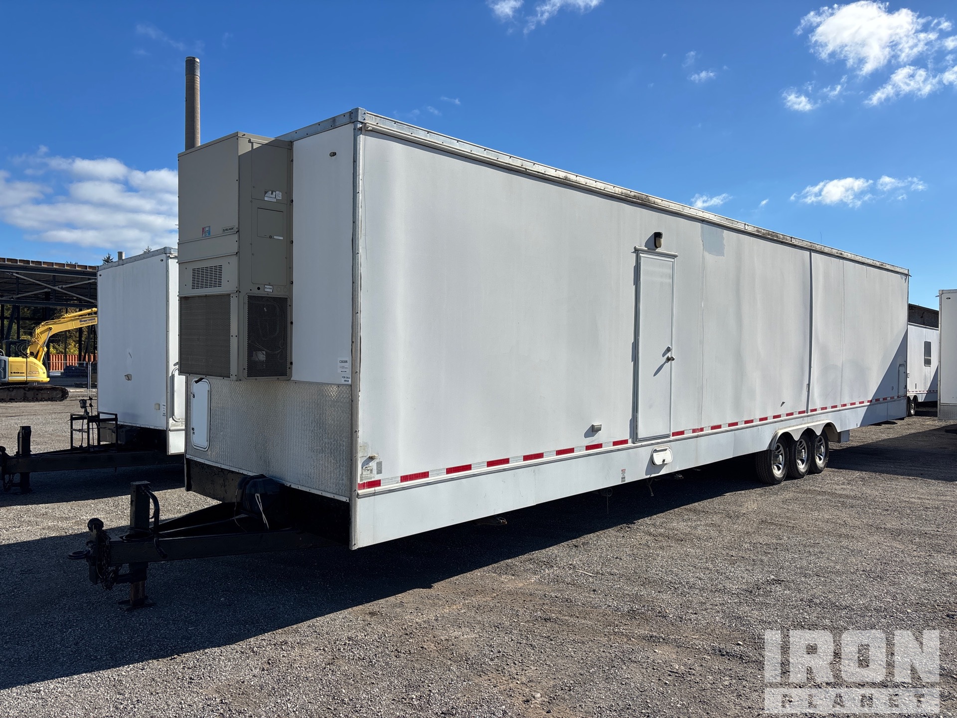 2012 Kuntry Kustom 46 Ft Tri/A 7 Station Hair & Makeup Trailer