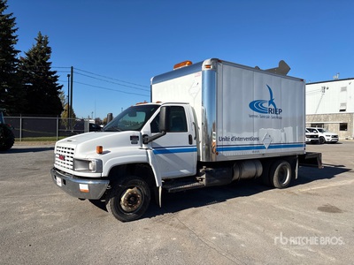 2005 GMC C5500 4x2 Service Truck