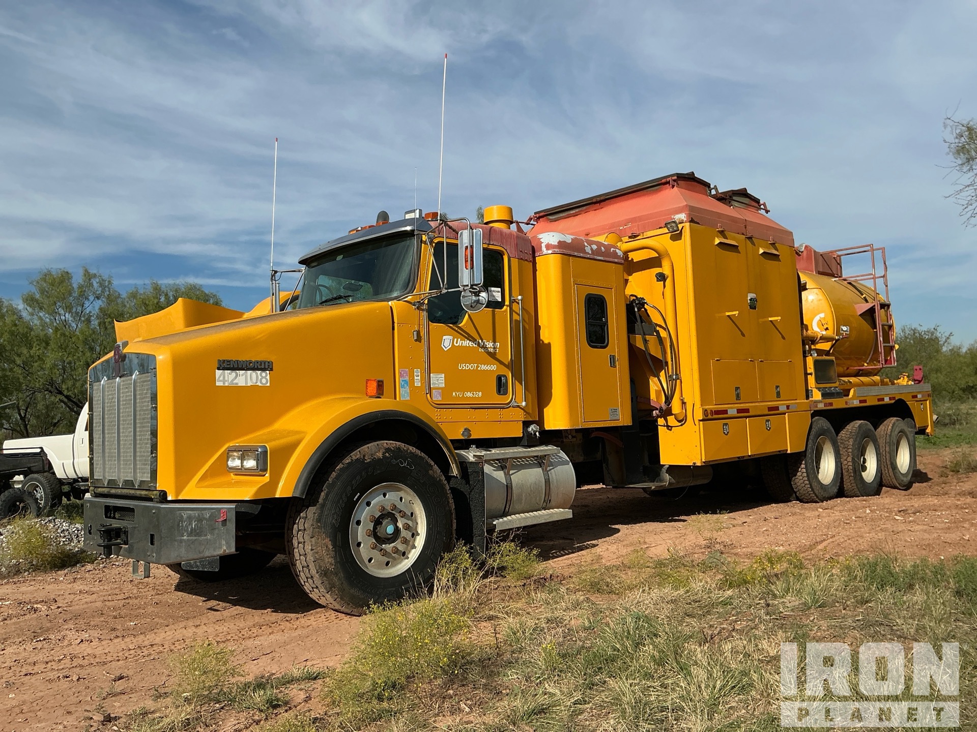 2013 Kenworth T8 Series 8x4 Frac Water Heater Trucks