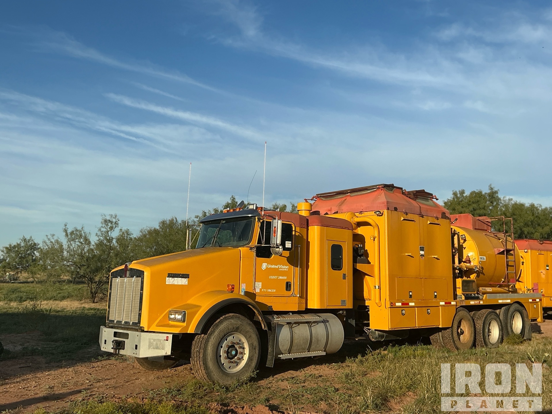 2013 Kenworth T8 Series 8x4 Frac Water Heater Trucks