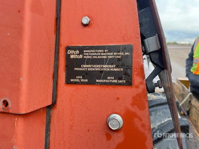 2015 Ditch Witch 溝掘り機