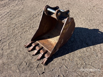 Bobcat 24 in Digging Excavator Bucket