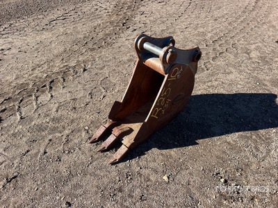 12 in Digging Excavator Bucket - Fits Case CX60