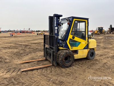 Komatsu FG30HT-12 5500 lb Pneumatic Tire Forklift