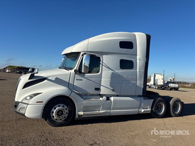 2020 Volvo VNL 6x4 Ciągnik siodłowy T/A z kabiną sypialną