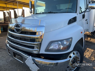 2016 Hino 268 Furgoneta caja cerrada