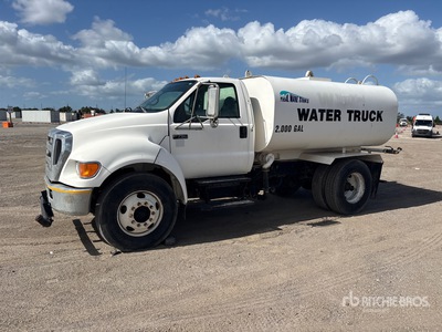 2005 Ford F-750 2000 gal Water Truck