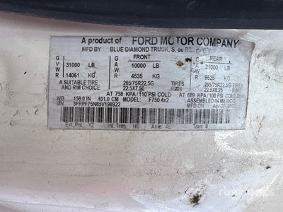 2005 Ford F-750 2000 gal Autocarro per acqua