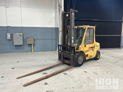 Cat DP 40 8000 lb Pneumatic Tire Carrelli Elevatori