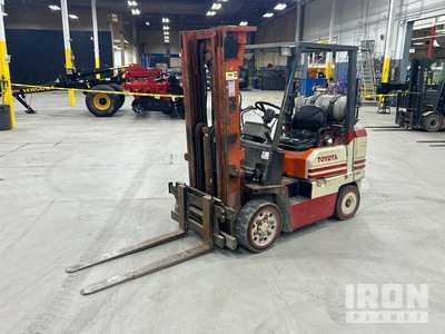 1990 Toyota 5FGC25 5000 lb Carrelli Elevatori